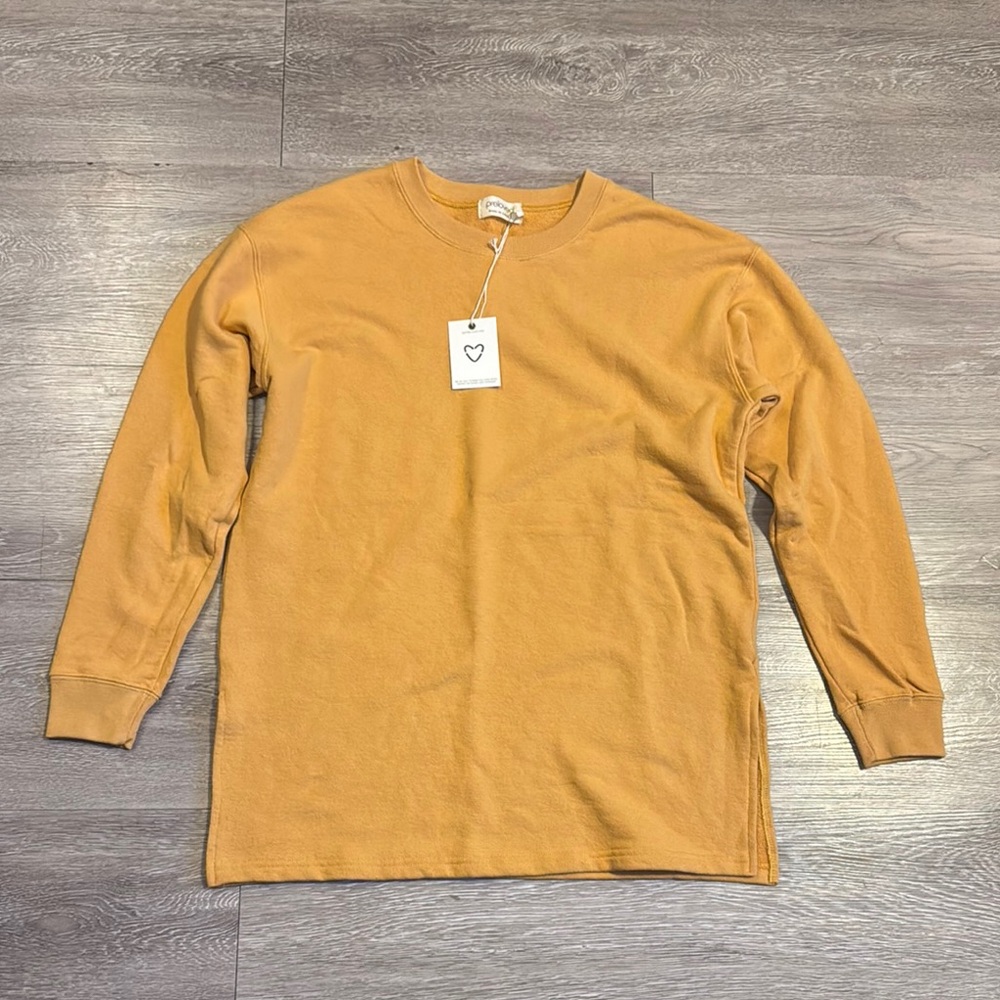 PRELOVED (NWT) • Yellow Long Sleeve Cotton-Terry Crewneck Sweatshirt • Medium
